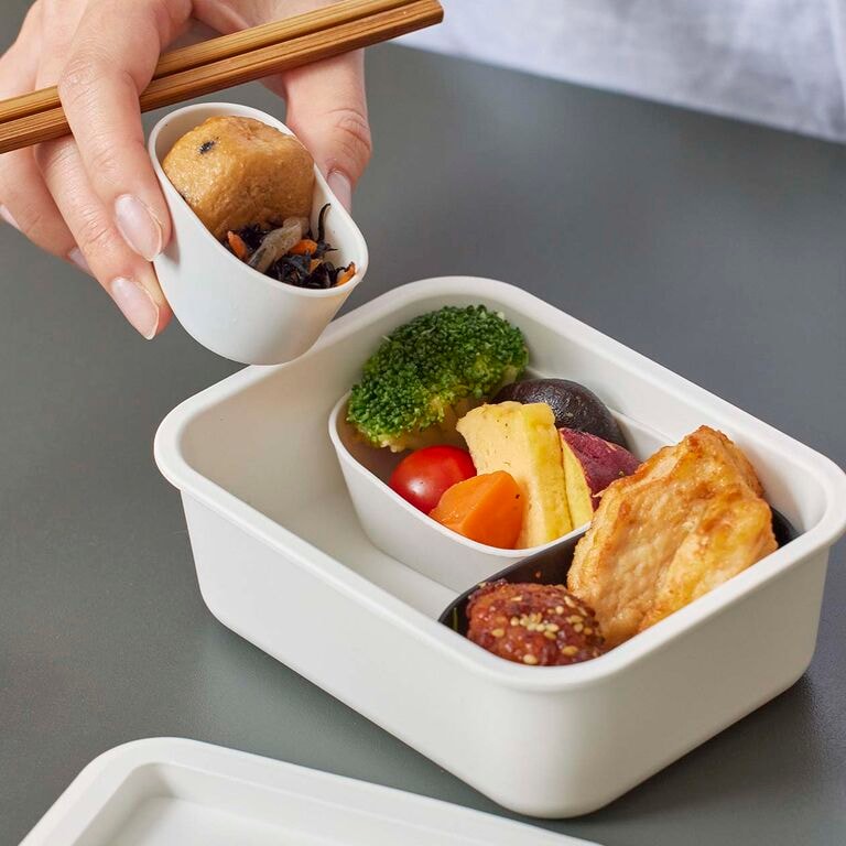 溝がなく、洗いやすい。くりかえし使える 仕切りカップ