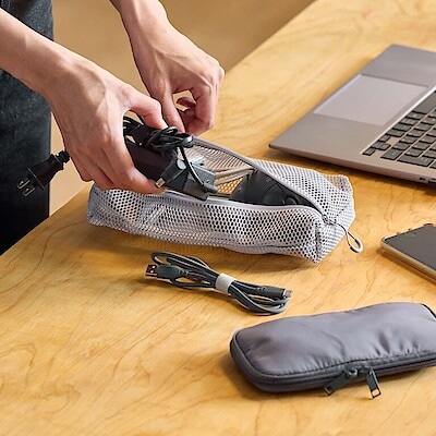 軽くて強く、収まりの良いかたち。立体メッシュ ケース