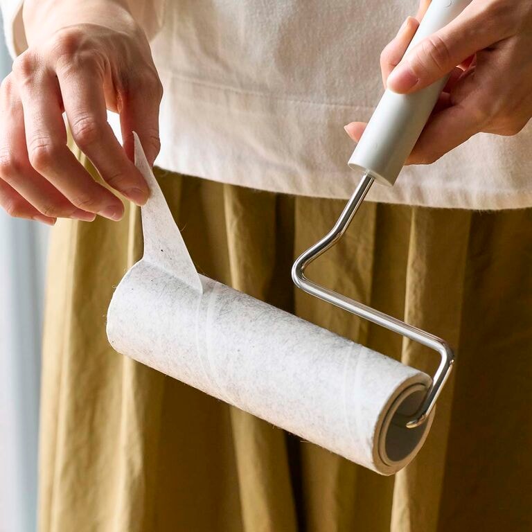 くるくる、するん。斜めカットのカーペット用クリーナー