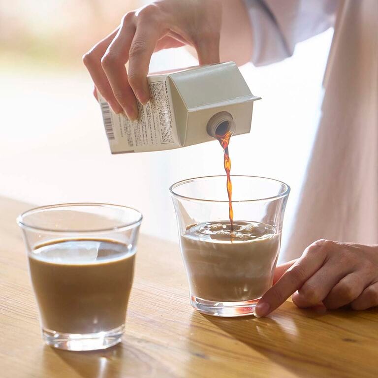 深い味わいの一杯を、好みの濃さで。カフェオレ ベース