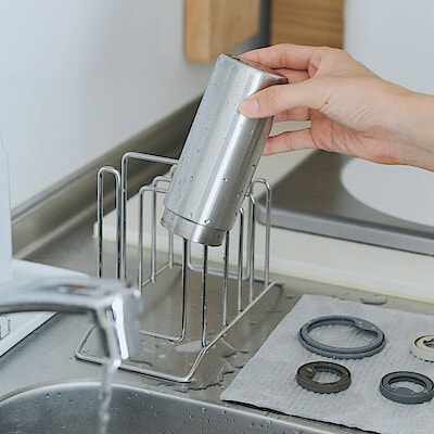 水筒やマグボトルを清潔に保つ、三つの心がけ
