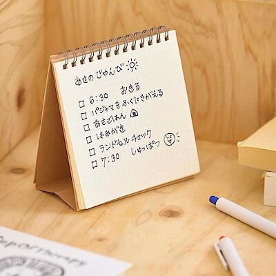 みやすい場所へ、立てておける。卓上用メモ