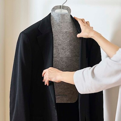 消臭もできて、効果は三年。くりかえし使える除湿シート