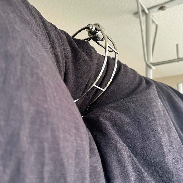 しっかり挟める、丈夫なつくり。ステンレス 布団ばさみ