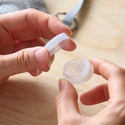 小さく軽く、持ち歩ける。クリームケース