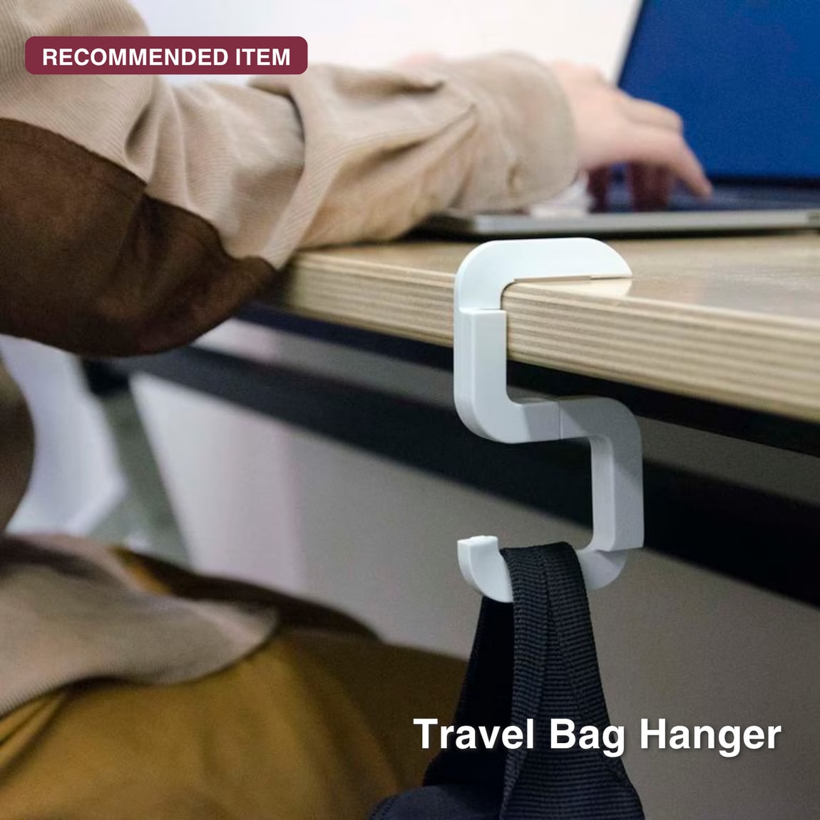 travel bag hanger