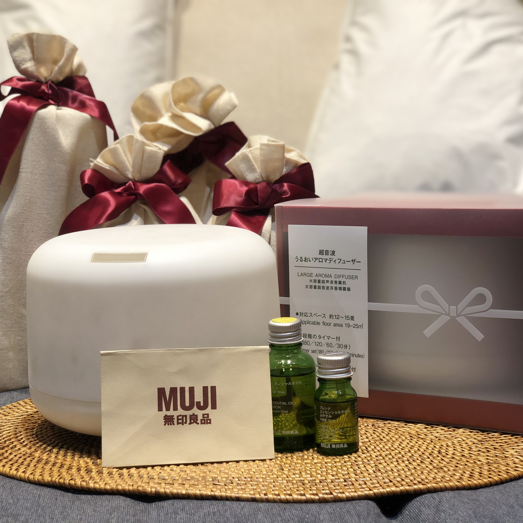 large aroma diffuser and essential oils II