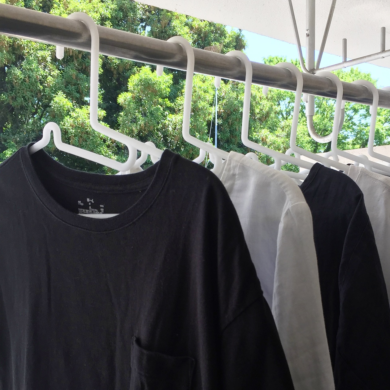 Hang them up to dry and store them News MUJI